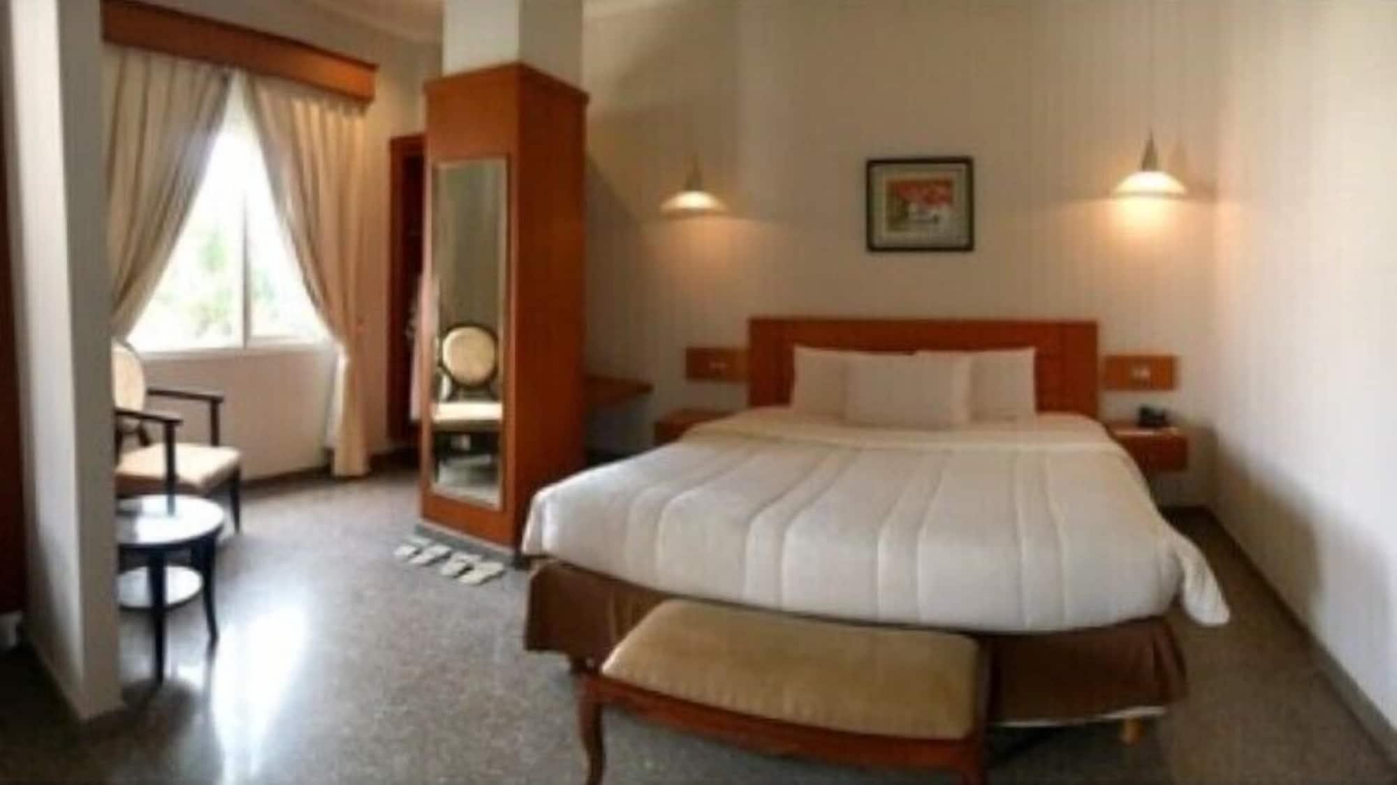 Sahira Butik Hotel Bogor Exteriör bild